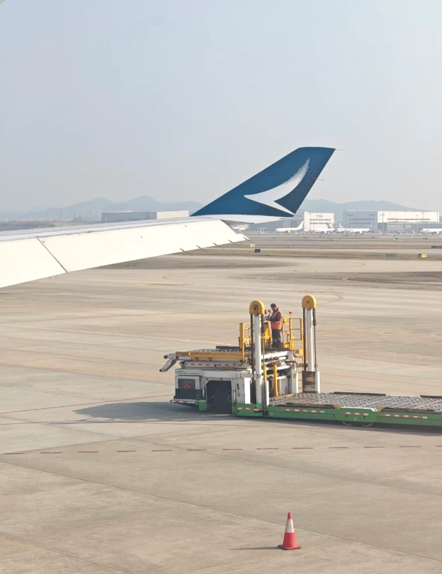 flights from hong kong to wuhan china