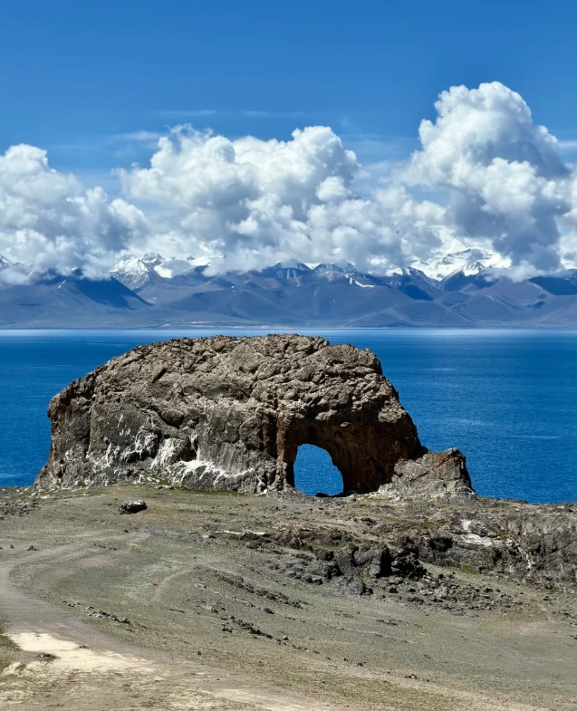 Tibet lake tour