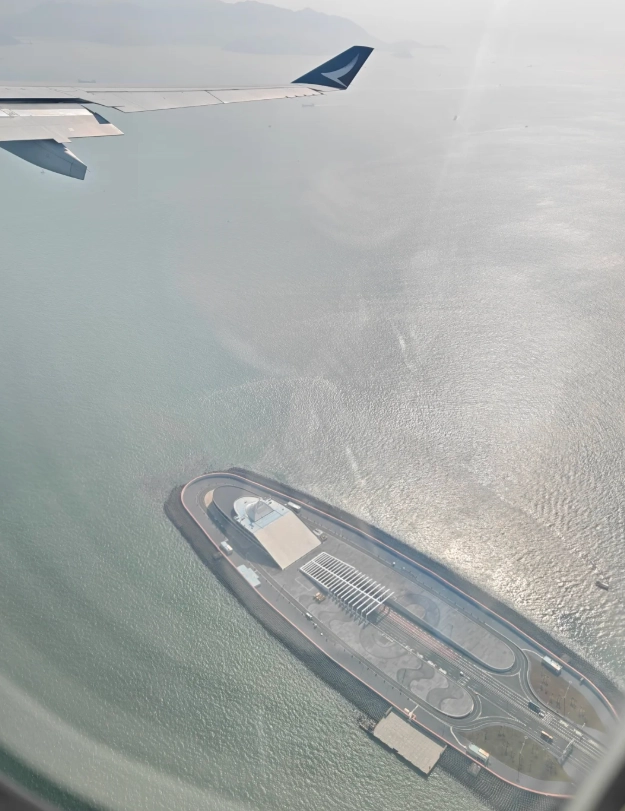hong kong to wuhan airline