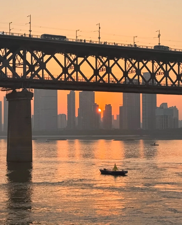 Wuhan English speaking Wuhan English speaking