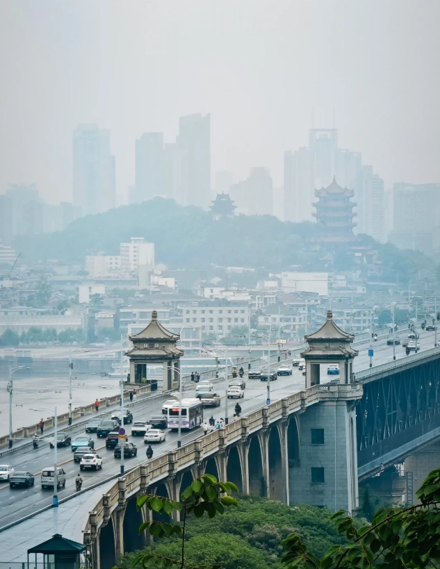 Photo of Wuhan Yangtze River Bridge: Wuhan bridge tower entry