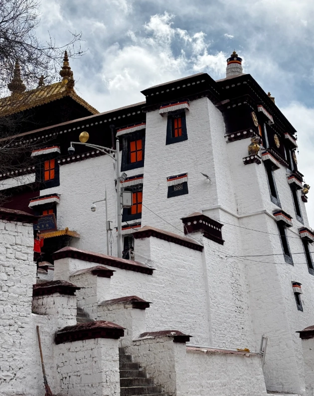 monk debating Tibet