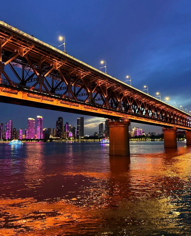 Photo of Wuhan Yangtze River Bridge: Wuhan Yangtze River Bridge sunset photography