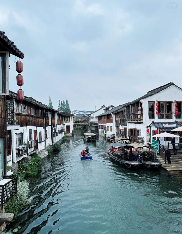 Zhujiajiao water town itinerary morning
