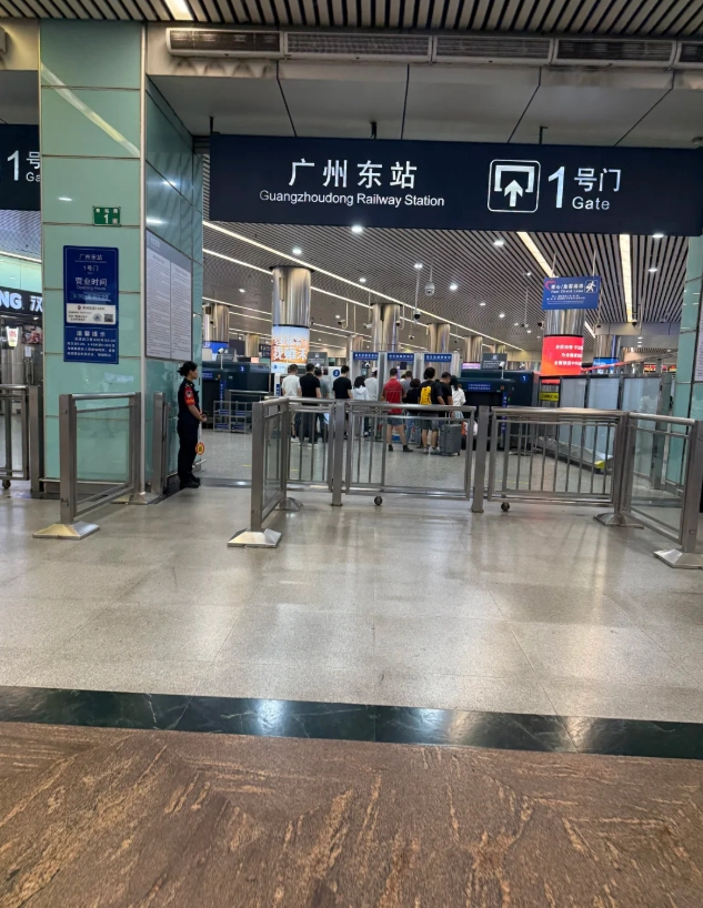 Guangzhou to Hong Kong high-speed train Guangzhou to Hong Kong high-speed train