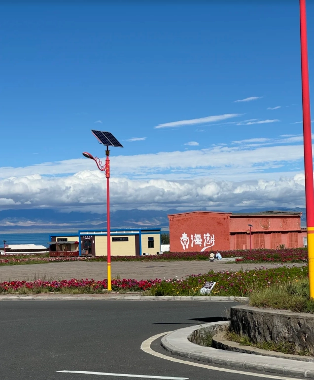 Xining Railway Station to Qinghai Lake private transfer Xining Railway Station to Qinghai Lake private transfer