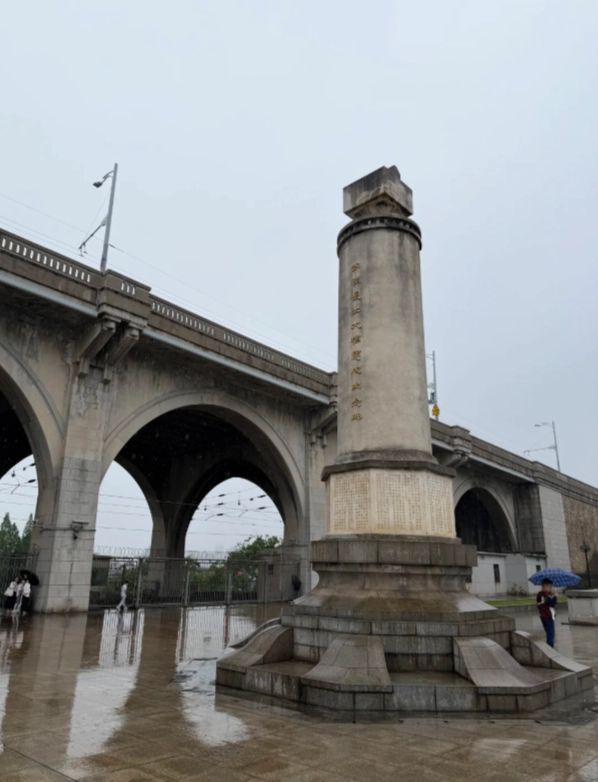 Wuhan Yangtze River Bridge Pedestrian Walkway: Best Time & Tips