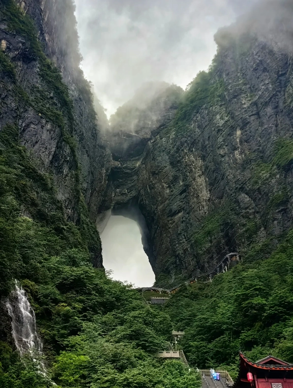 tianmen mountain cable car tianmen mountain cable car