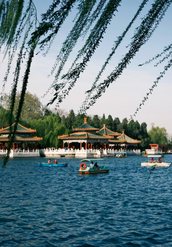 Beihai Park crowd avoidance Beihai Park crowd avoidance