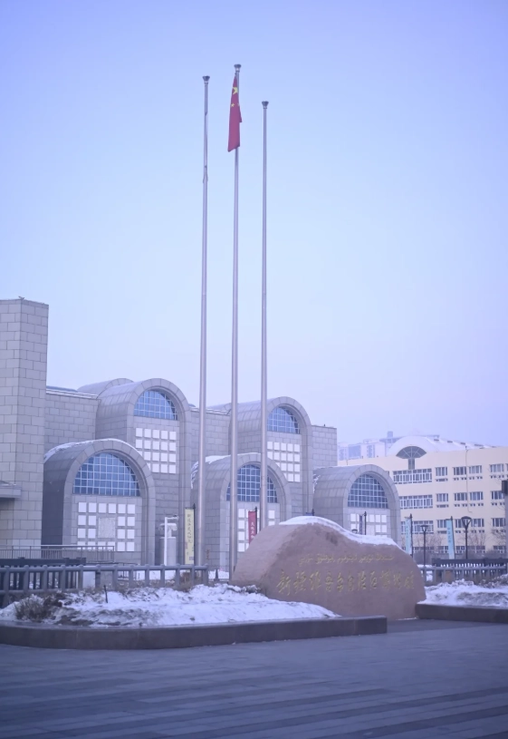 Xinjiang Regional Museum Photography Spots: Clear Shots Without Crowds