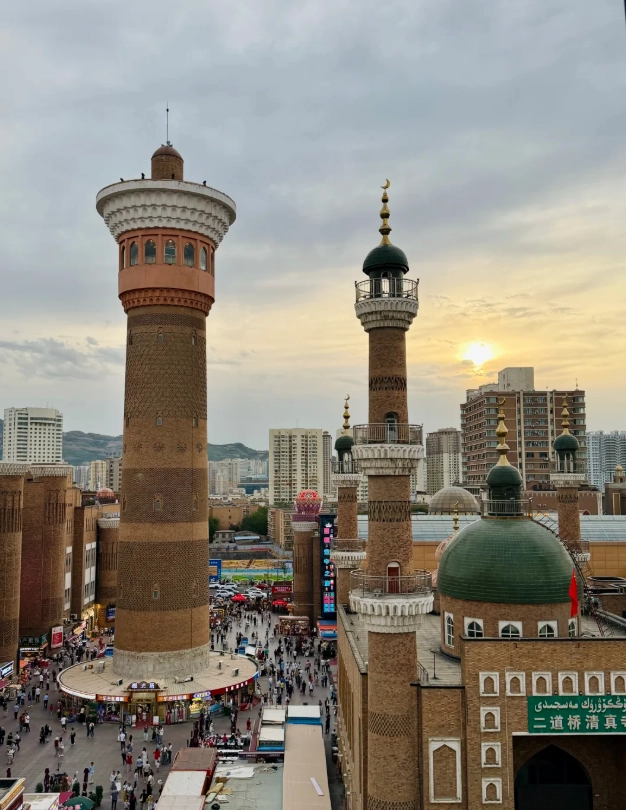 Photo of Xinjiang International Grand Bazaar: Urumqi bazaar photography tips