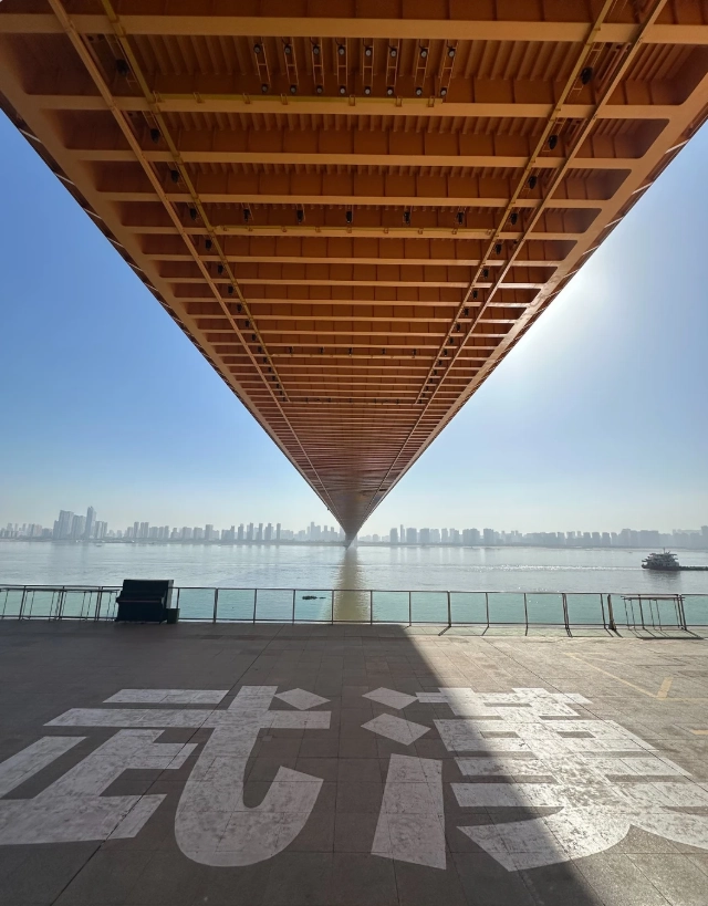 Wuhan Yangtze River Bridge location Wuhan Yangtze River Bridge location
