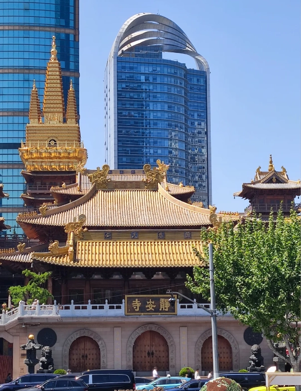 Best Time to Visit Jing'an Temple: Skip Crowds & Save Money