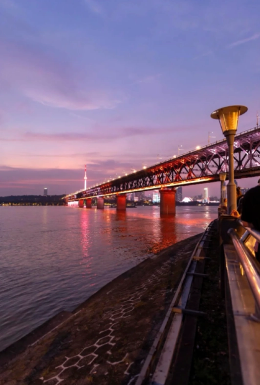 Wuhan Yangtze River Bridge Map: Navigate Like a Local
