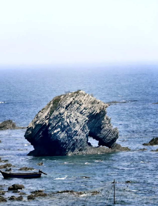 Golden Pebble Beach National Geopark English Guide: Skip the Crowds