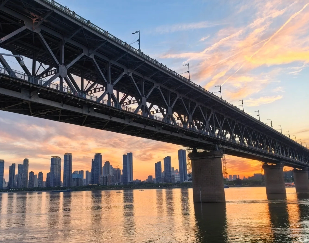when to visit Wuhan Yangtze River Bridge when to visit Wuhan Yangtze River Bridge