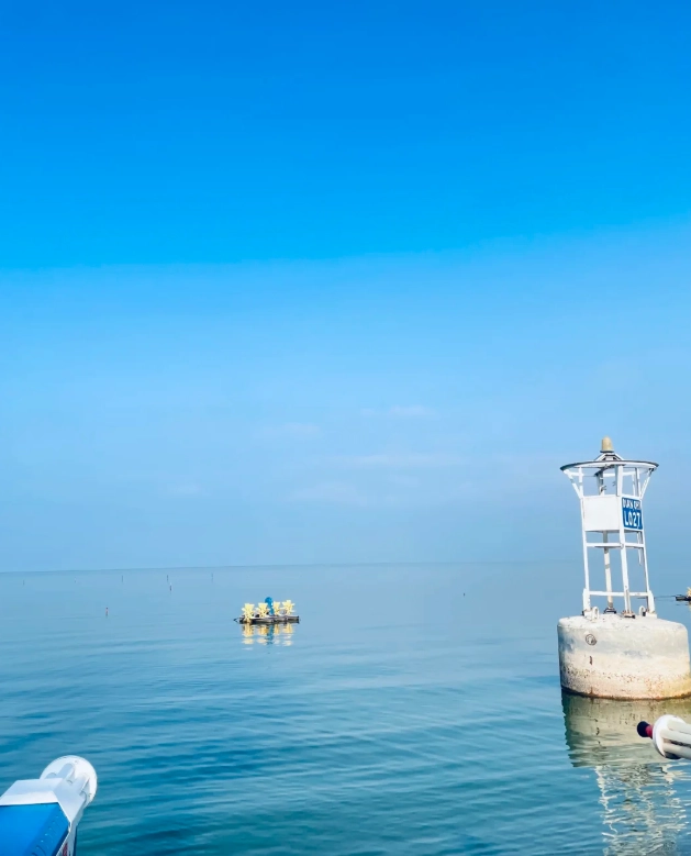 Dianchi Lake boat tour Dianchi Lake boat tour