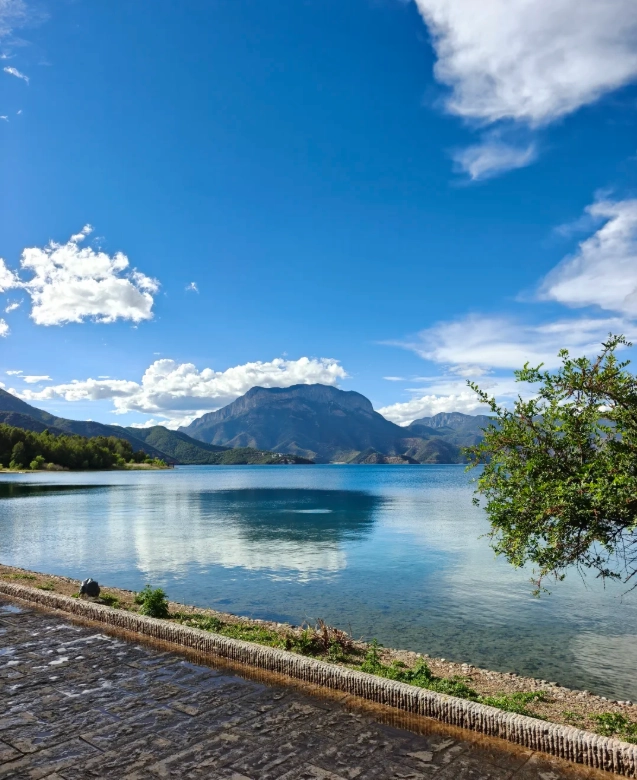 Lugu Lake travel guide