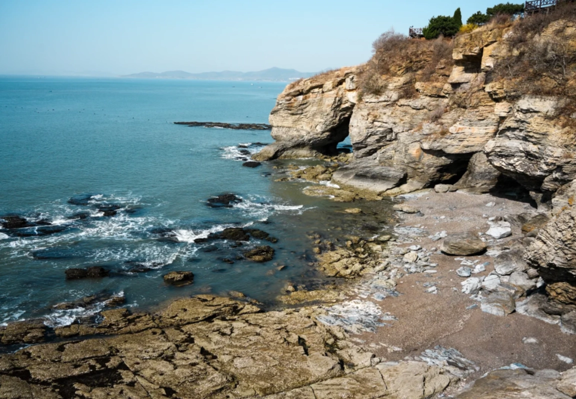 how to visit Golden Pebble Beach