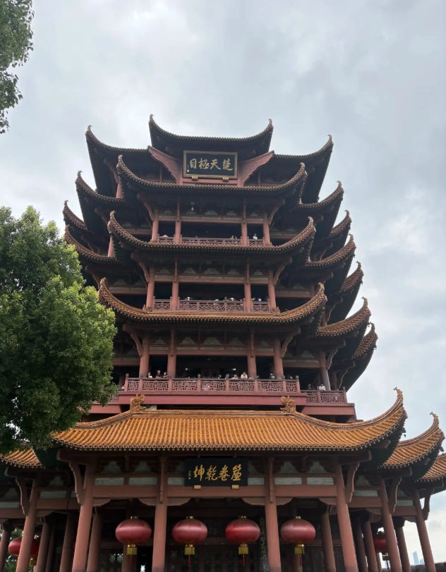 Best Time to Visit Yellow Crane Tower: Avoid Crowds & Save Money