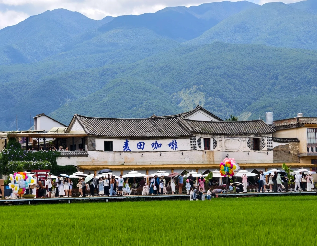 Xizhou Ancient Town crowd calendar