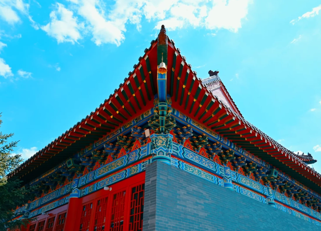 Jingyuetan National Forest Park best time to visit
