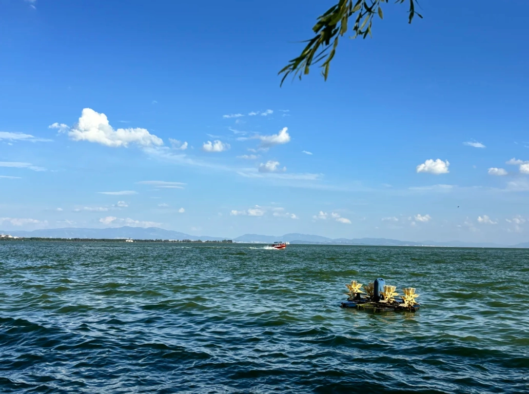Dianchi Lake seasons Dianchi Lake seasons
