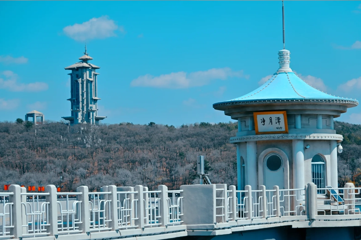 Jingyuetan National Forest Park best time to visit