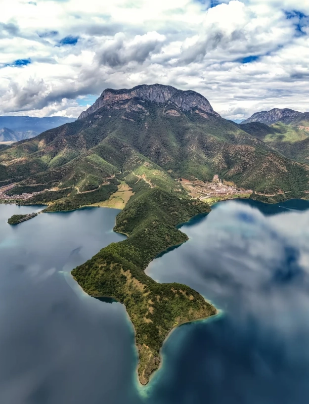best time to visit lugu lake