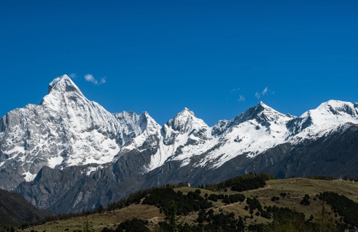 Mount Siguniang English Guide: 3 Pro Tips to Skip the Crowds