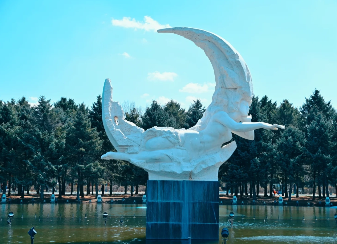 Jingyuetan National Forest Park Opening Hours: Beat the Crowds