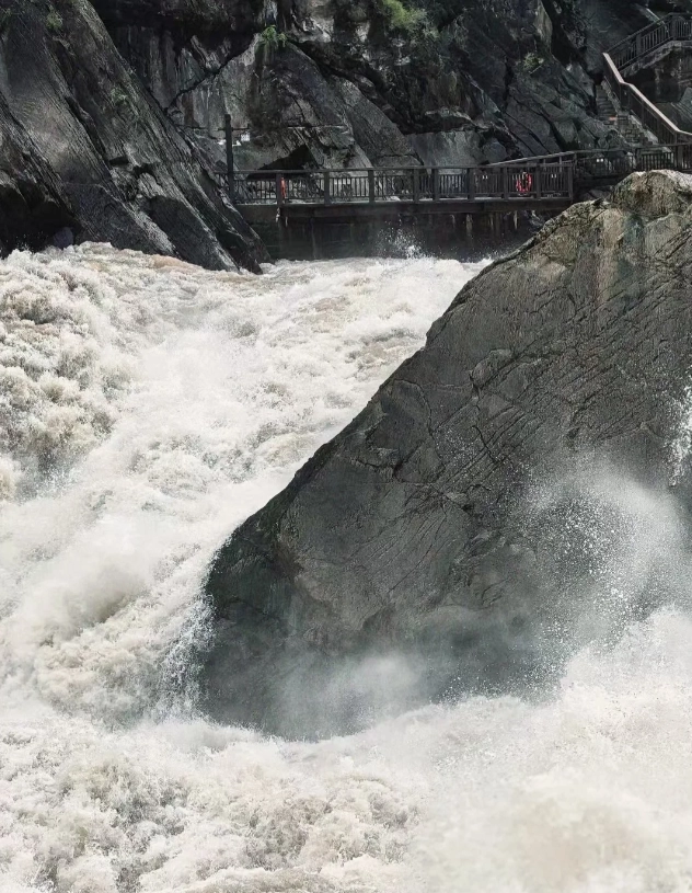 when to visit tiger leaping gorge when to visit tiger leaping gorge