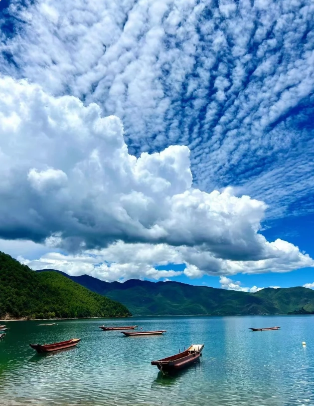 Lugu Lake Opening Hours: Best Time to Visit & Insider Tips
