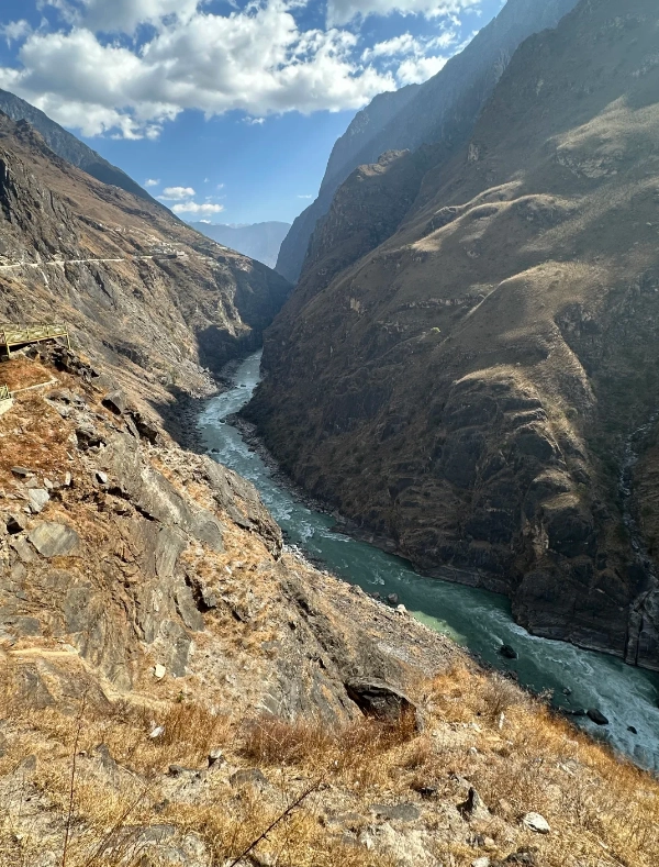 Tiger Leaping Gorge sunrise spot Tiger Leaping Gorge sunrise spot