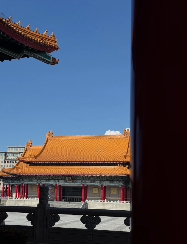 Photo of Chiang Kai-shek Memorial Hall: CKS Memorial Hall station exit
