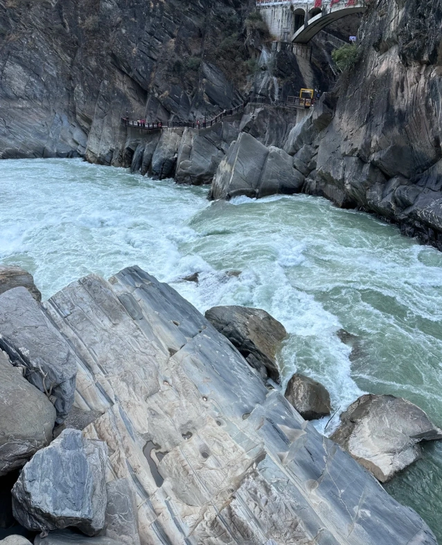 tiger leaping gorge hiking guide