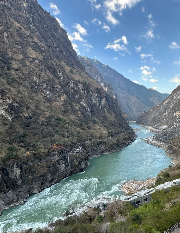 tiger leaping gorge hike logistics