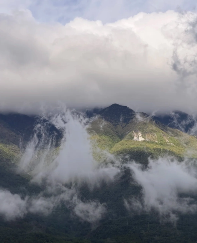 How to Visit Cangshan Mountain: Avoid Crowds with a Local Route