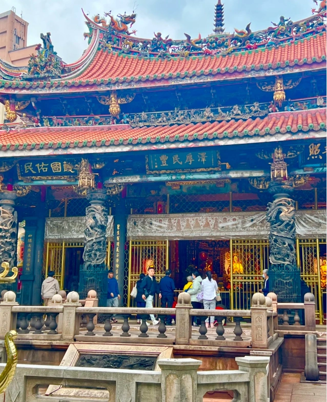 longshan temple address and transportation