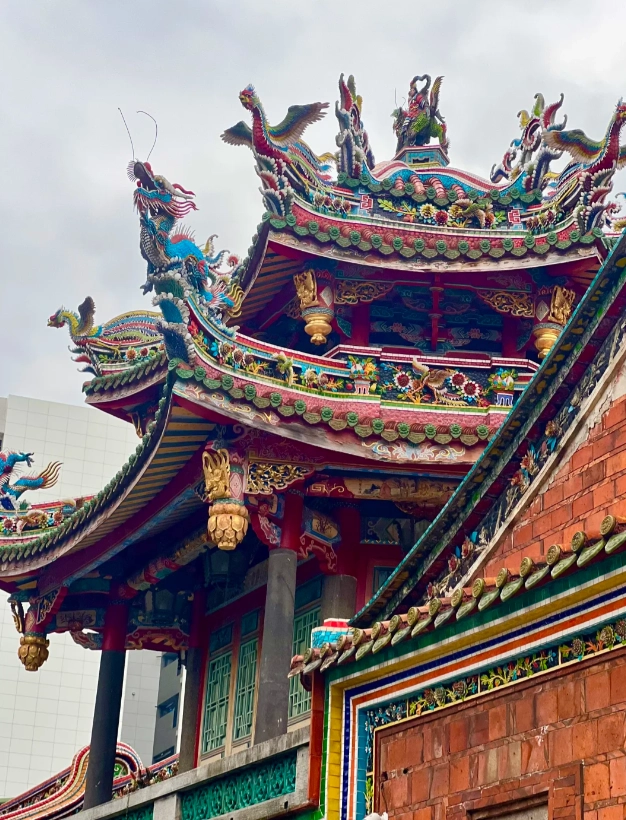 best time to visit Longshan Temple