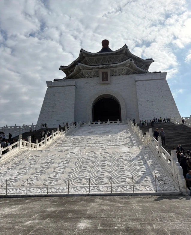 Is Chiang Kai-shek Memorial Hall Worth Visiting? Honest Guide