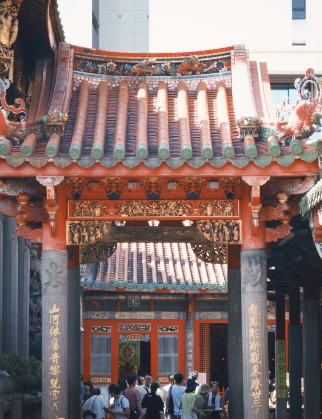 Longshan Temple highlights Longshan Temple highlights