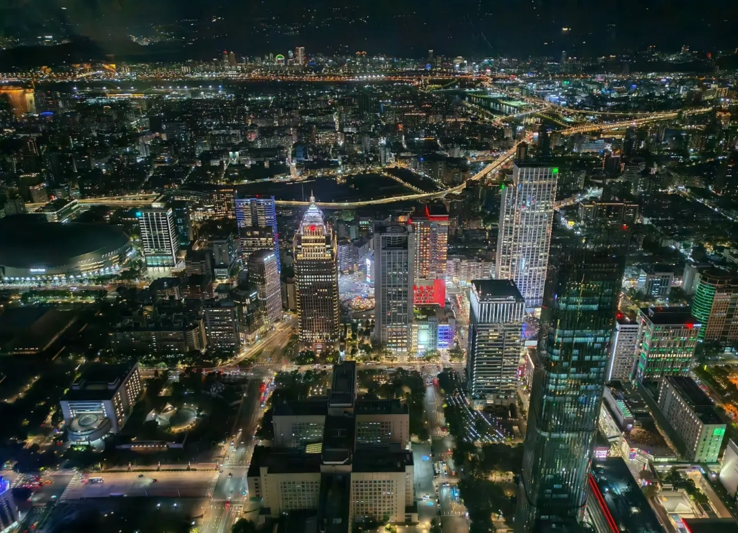 Taipei 101 observation deck photography
