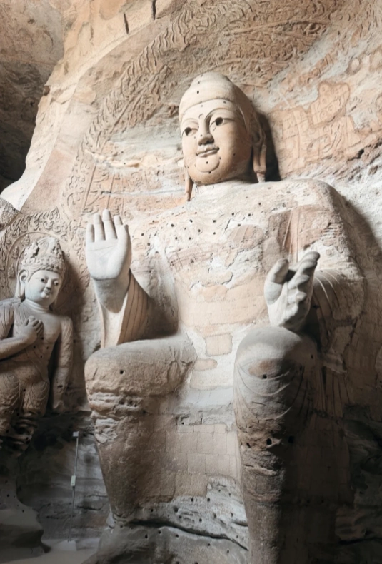 Yungang Grottoes vs Longmen