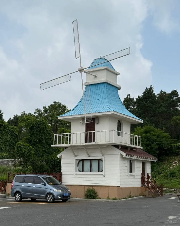 Jingyuetan Hiking Trails: Best Routes & Insider Tips