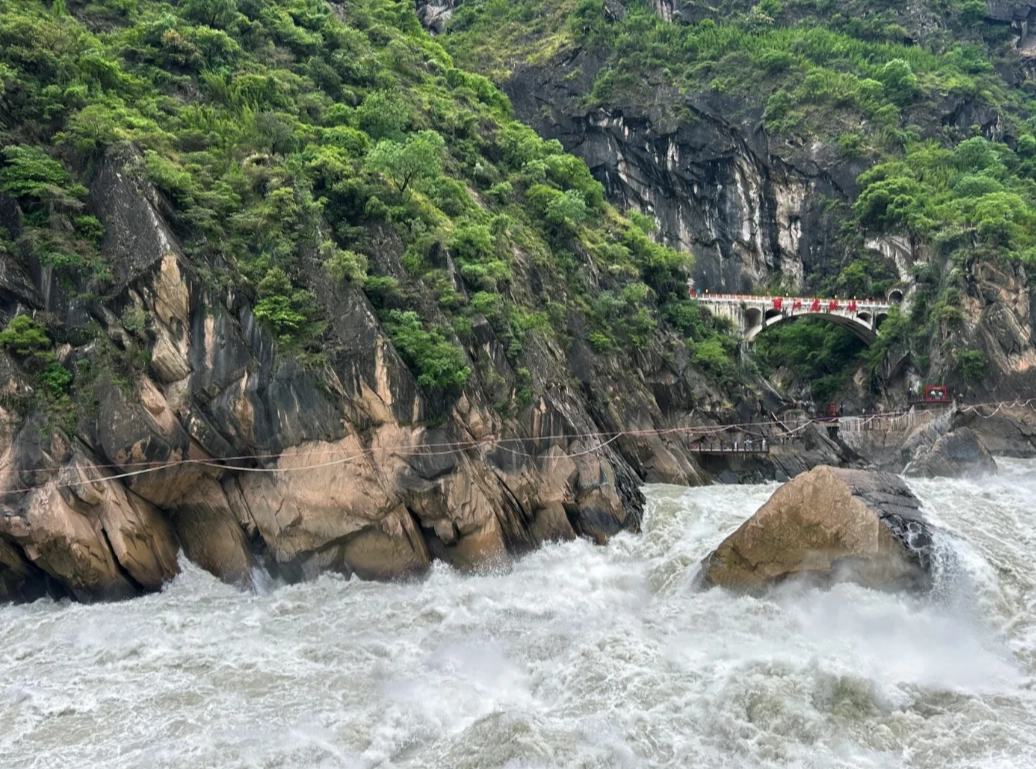 best time to visit tiger leaping gorge best time to visit tiger leaping gorge