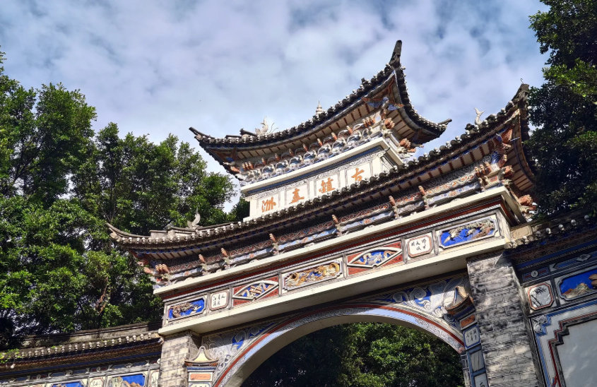 How Long to Spend at Xizhou Ancient Town: Plan Your Visit Right