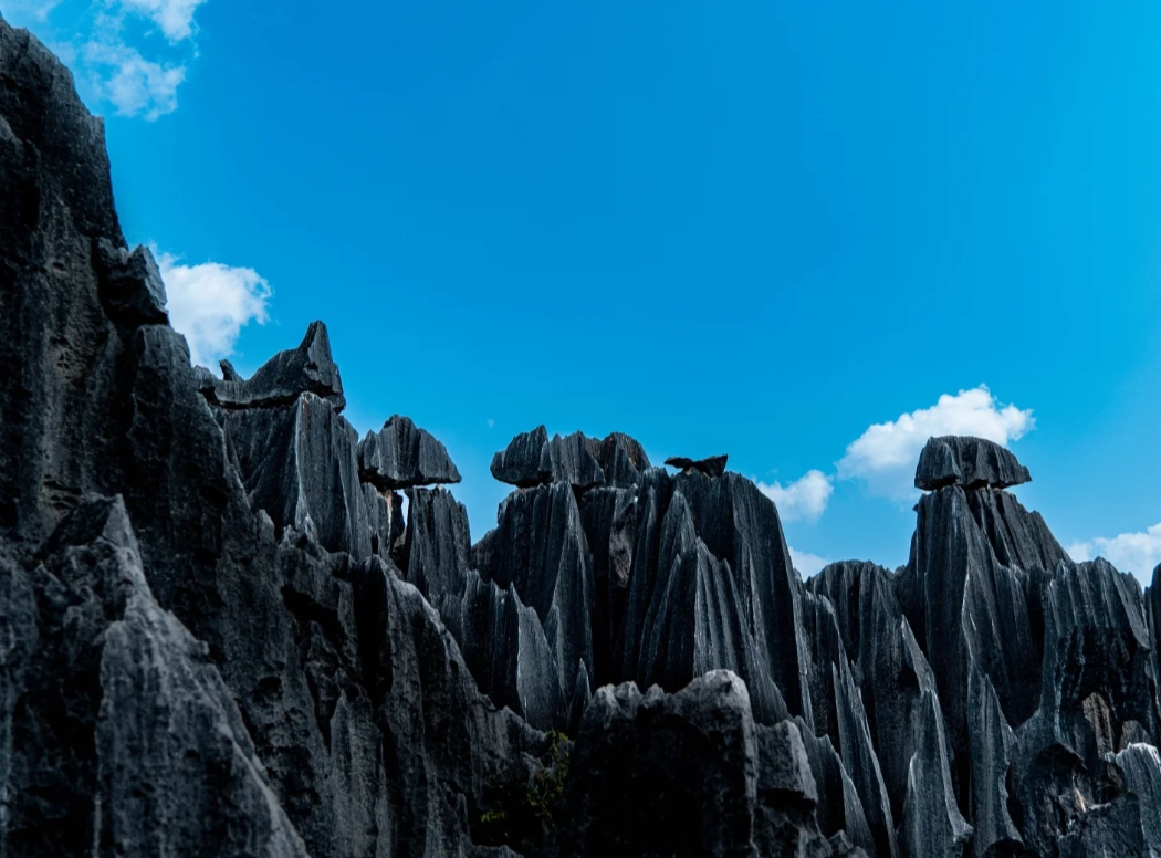 avoid crowds at Stone Forest