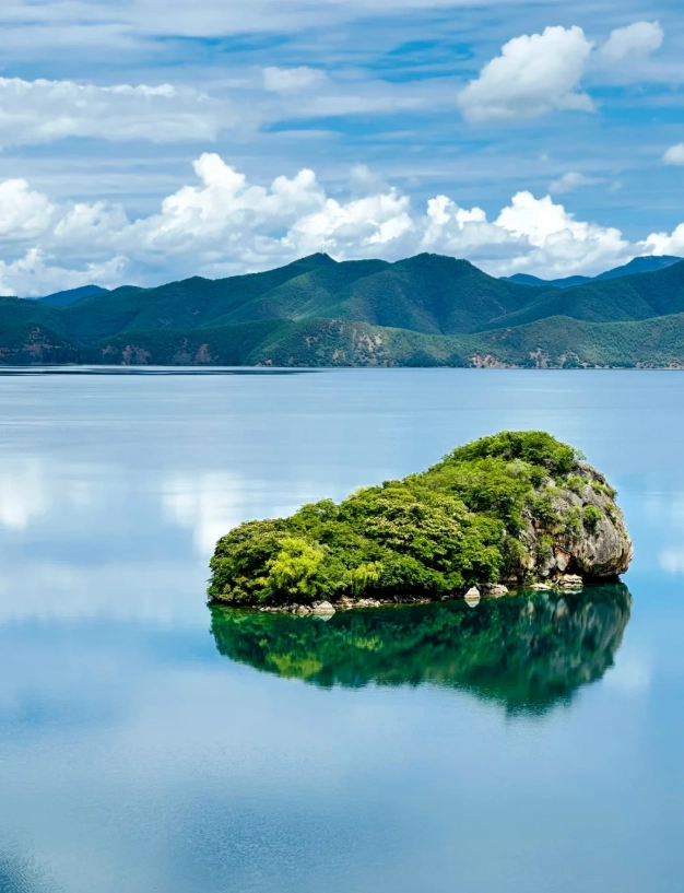 lugu lake travel guide