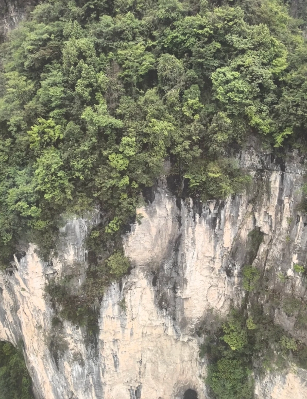 avoid Tianmen Mountain crowds